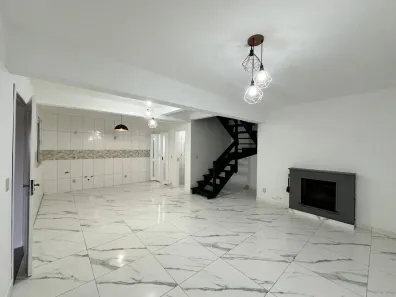 Casa com 2 Quartos para alugar, 120m² no Ipanema, Porto Alegre