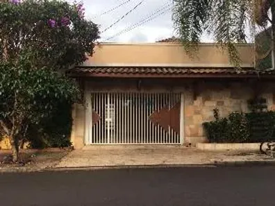 Casa com 4 Quartos para alugar, 350m² no Núcleo Residencial Silvio Vilari, São Carlos