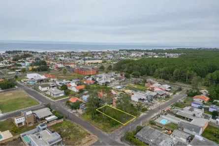 Lote/Terreno à venda, 300m² no Posto 4 (Capão Novo), Capão da Canoa
