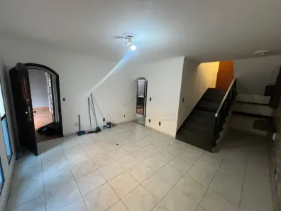 Sobrado com 3 Quartos para alugar, 169m² no Vila Helena, Santo André