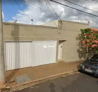 Casa com 3 Quartos para alugar, 264m² no Vila Olímpica, Uberaba