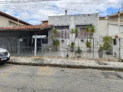 Casa com 3 Quartos à venda, 288m² no Jardim Russi, Taubaté