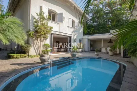 Sobrado com 4 Quartos à venda, 545m² no Jardim Guedala, São Paulo