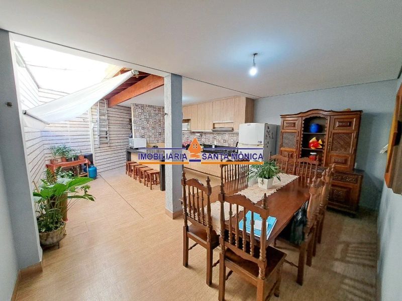 Casa com 3 quartos — Santa Amélia, Belo Horizonte