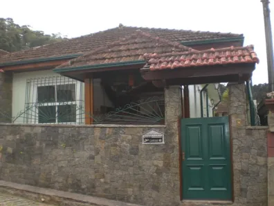 Casa com 3 Quartos para alugar, 10m² no Coronel Veiga, Petrópolis