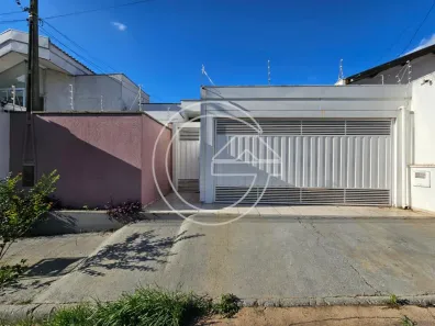 Casa com 2 Quartos para alugar, 10m² no Centro, Marília
