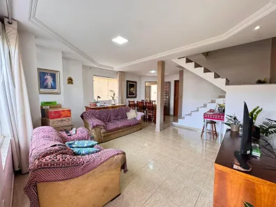 Casa com 3 Quartos à venda, 155m² no Europa, Contagem