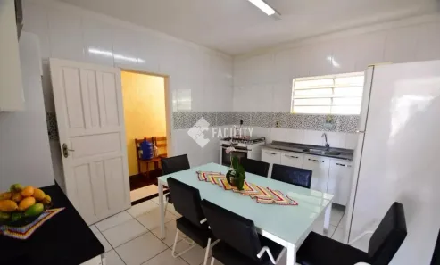 Casa com 3 Quartos para alugar, 194m² no Parque São Quirino, Campinas