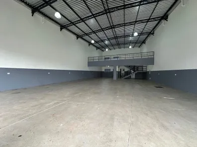 Galpão/Depósito/Armazém para alugar, 350m² no Jardim Pilar, Mauá