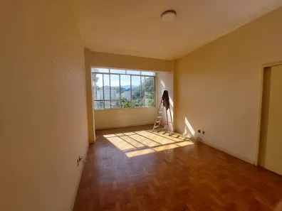 Apartamento com 3 Quartos para alugar, 120m² no Centro, Petrópolis