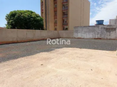 Lote/Terreno à venda, 704m² no Daniel Fonseca, Uberlândia