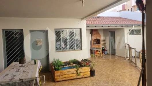 Casa com 5 Quartos à venda, 440m² no Santa Mônica, Uberlândia