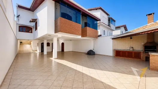Casa com 3 Quartos para alugar, 220m² no Jardim da Fonte, Jundiaí