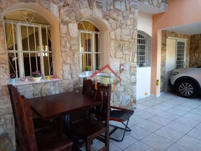 Casa com 3 Quartos à venda, 209m² no Jardim Danúbio, Jundiaí