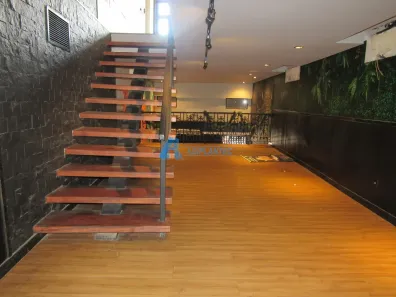 Ponto Comercial para alugar, 245m² no Catete, Rio de Janeiro