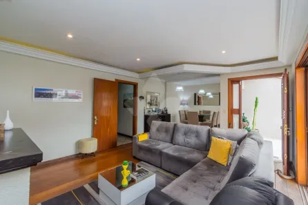 Casa com 3 Quartos à venda, 230m² no Chácara das Pedras, Porto Alegre