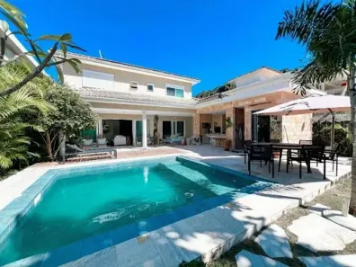 Casa de Condomínio com 5 Quartos à venda, 345m² no Camboinhas, Niterói