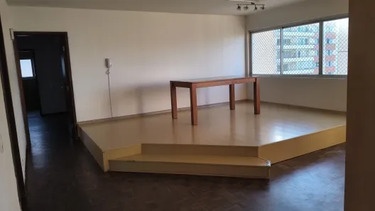 Apartamento com 4 Quartos para alugar, 212m² no Rebouças, Curitiba