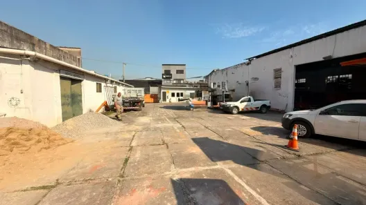 Galpão/Depósito/Armazém à venda, 2200m² no Bonsucesso, Rio de Janeiro