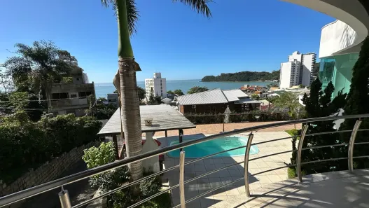 Sobrado com 4 Quartos para venda ou aluguel, 400m² no Cabeçudas, Itajaí