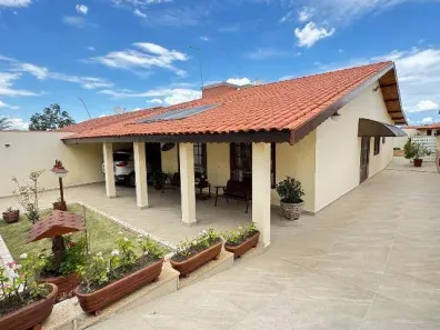 Casa com 3 Quartos à venda, 255m² no Centro, Águas de São Pedro