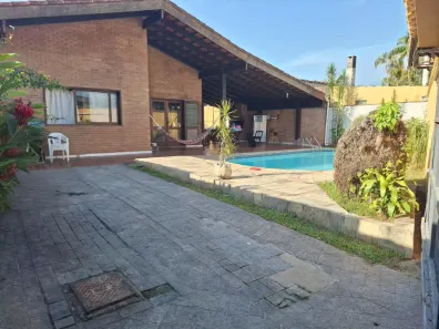 Casa com 6 Quartos à venda, 230m² no Jardim Virgínia, Guarujá