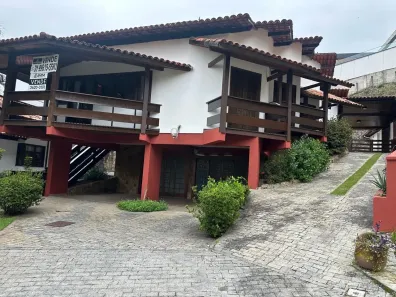 Casa de Condomínio com 3 Quartos à venda, 270m² no Piratininga, Niterói