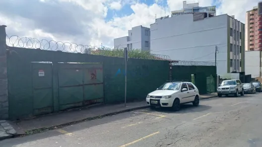 Lote/Terreno à venda, 911m² no Bom Pastor, Juiz de Fora