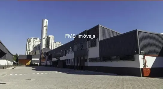 Galpão/Depósito/Armazém para alugar, 2750m² no Vila Anastácio, São Paulo