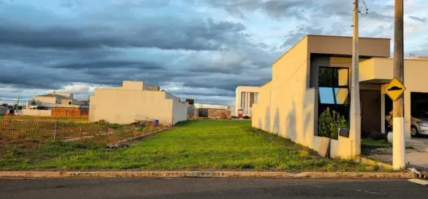 Lote/Terreno à venda, 250m² no Mato Alto, Saltinho