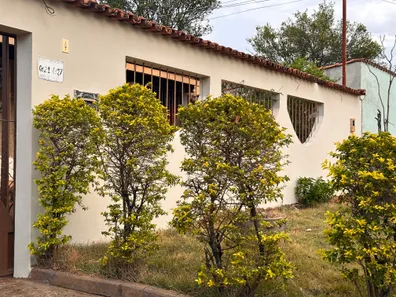 Casa com 3 Quartos à venda, 228m² no Jardim Presidente, Goiânia