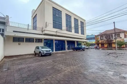 Prédio Comercial para alugar, 530m² no Navegantes, Porto Alegre
