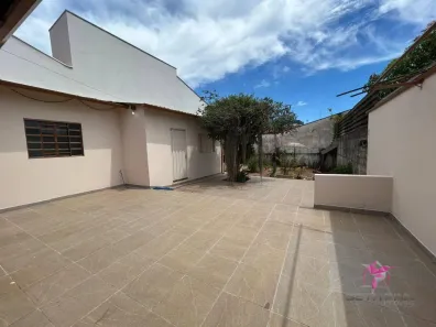 Casa com 3 Quartos à venda, 184m² no Barra Funda, Leme