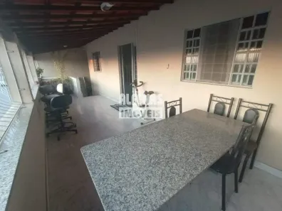 Casa com 3 Quartos à venda, 140m² no Conjunto Água Branca, Contagem