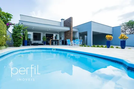 Casa com 3 Quartos à venda, 345m² no Bom Retiro, Joinville