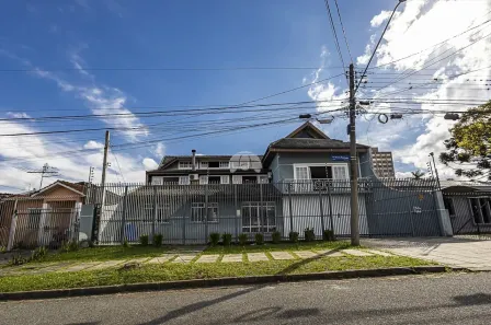 Casa com 5 Quartos à venda, 378m² no Parolin, Curitiba