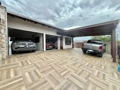 Casa com 4 Quartos à venda, 250m² no Floresta, Joinville