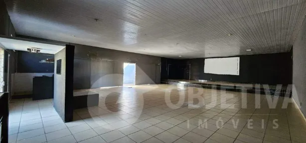 Galpão/Depósito/Armazém para alugar, 300m² no Presidente Roosevelt, Uberlândia