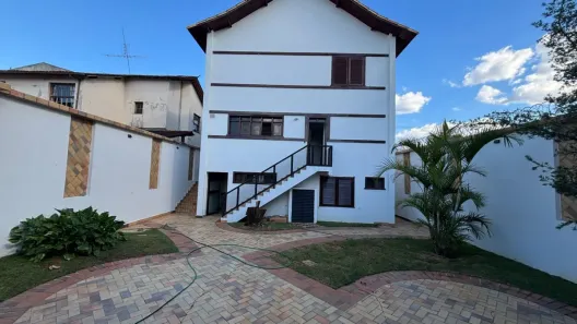 Ponto Comercial com 8 Quartos para alugar, 520m² no Santa Tereza, Belo Horizonte