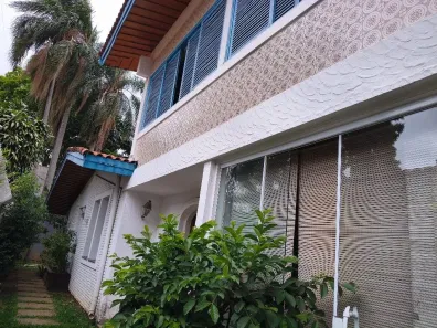Casa com 3 Quartos para alugar, 387m² no Alto de Pinheiros, São Paulo