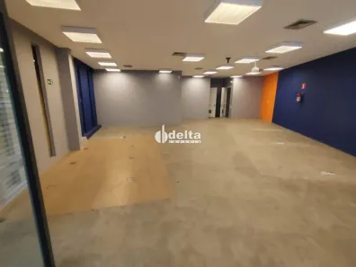 Ponto Comercial para alugar, 445m² no Marta Helena, Uberlândia
