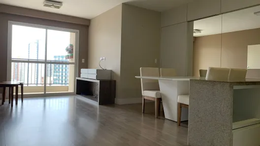 Apartamento com 2 Quartos para alugar, 73m² no Centro, Curitiba