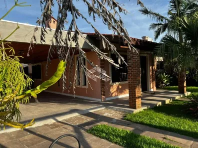 Casa com 3 Quartos à venda, 210m² no XANGRI-LÁ, Xangri-lá