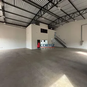 Galpão/Depósito/Armazém para alugar, 327m² no Santana, Rio Claro