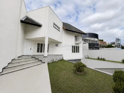 Casa com 3 Quartos para alugar, 400m² no Uberaba, Curitiba