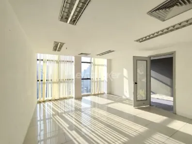 Sala Comercial para alugar, 280m² no Centro Histórico, Porto Alegre
