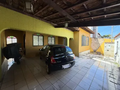 Casa com 3 Quartos à venda, 400m² no Santa Mônica, Belo Horizonte