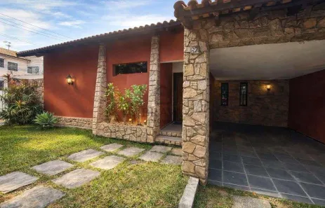 Casa com 3 Quartos à venda, 300m² no Barreira Cravo, Volta Redonda