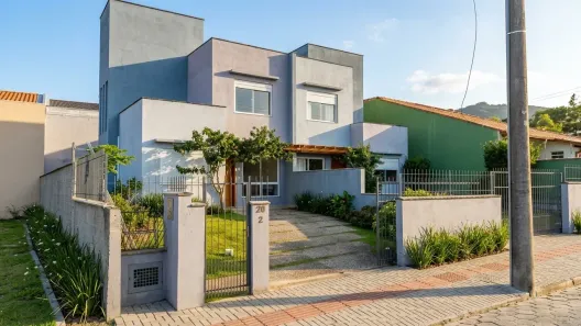 Sobrado com 3 Quartos para alugar, 120m² no Rio Tavares, Florianópolis