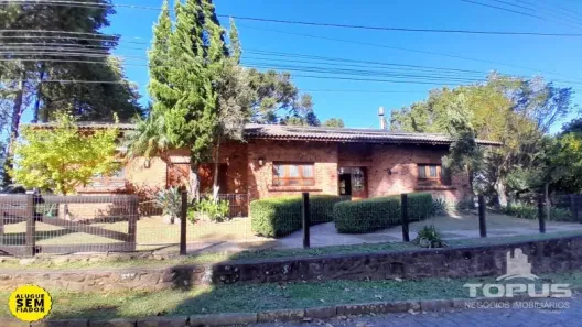 Casa com 3 Quartos para alugar, 400m² no Santa Catarina, Caxias do Sul